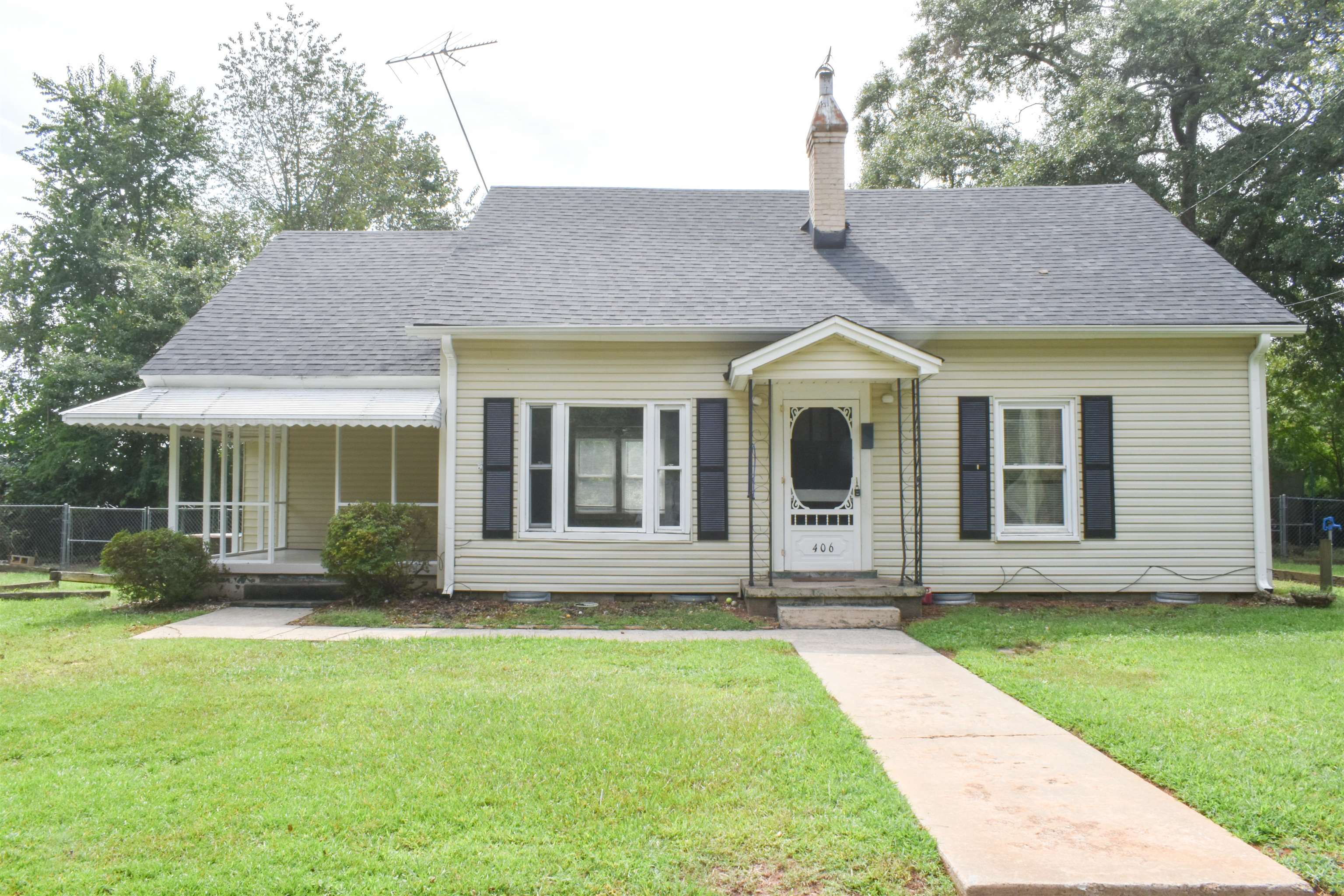 406 Blue Ridge Street Easley, SC 29640 - Photo 1 of 12 Gallery Image 1