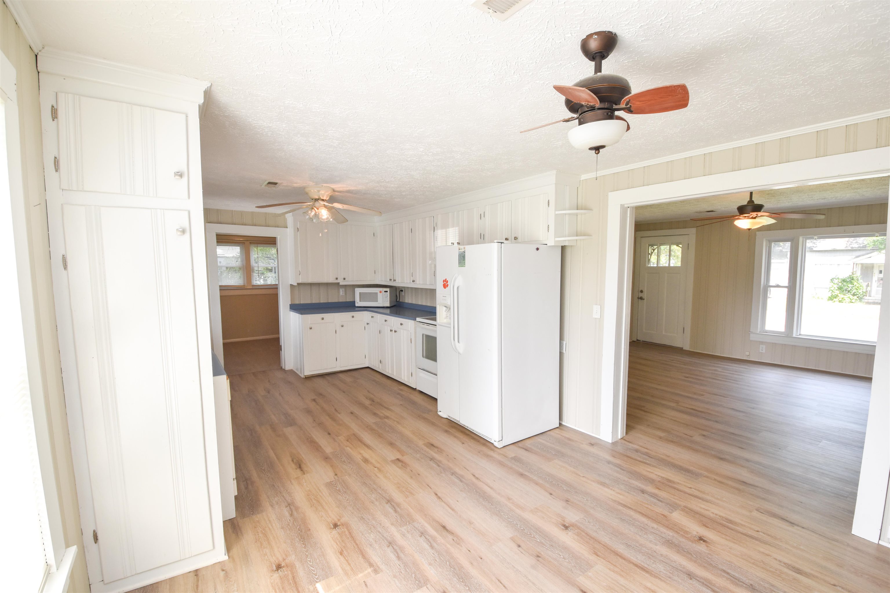 406 Blue Ridge Street Easley, SC 29640 - Photo 4 of 12 Gallery Image 4