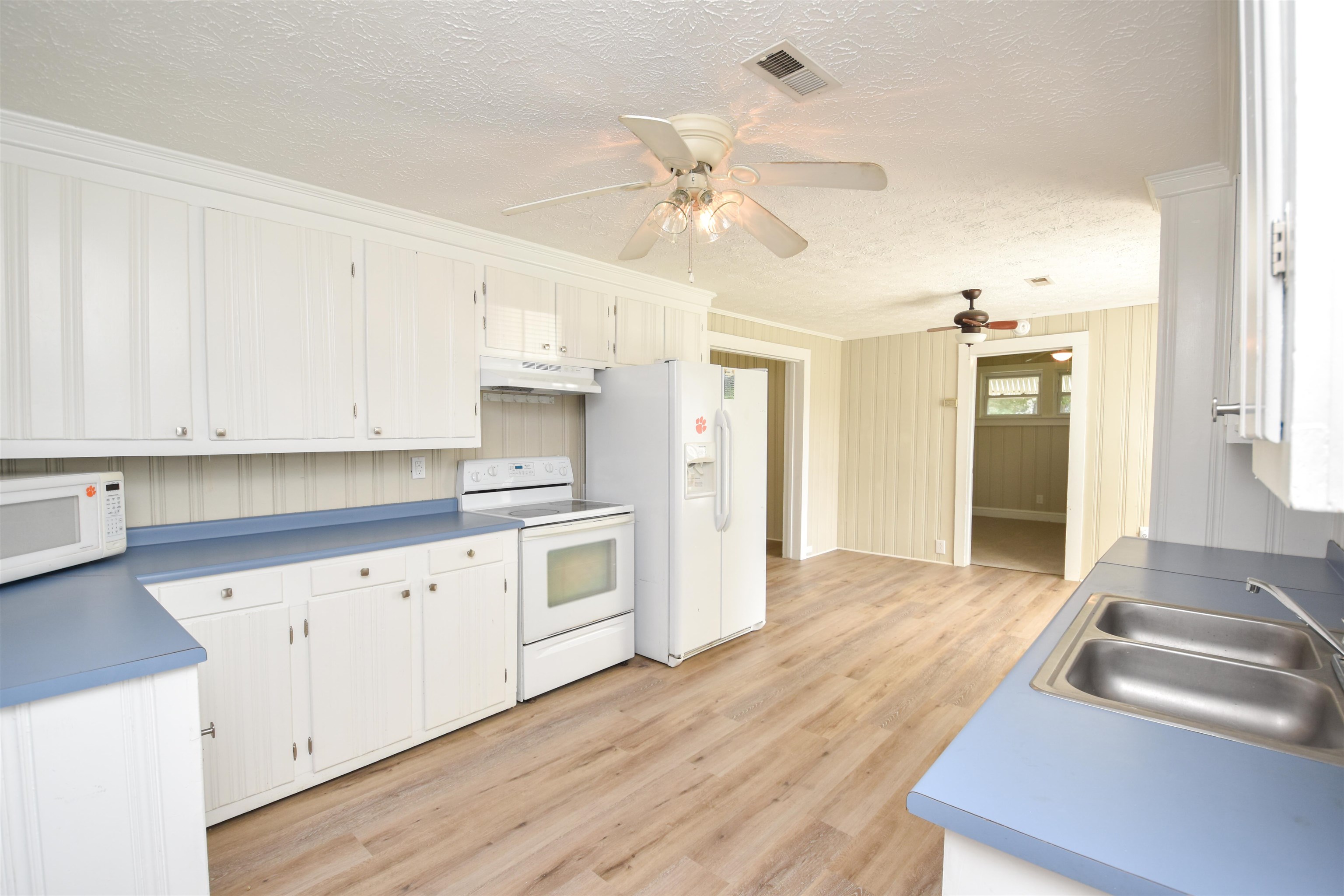 406 Blue Ridge Street Easley, SC 29640 - Photo 5 of 12 Gallery Image 5