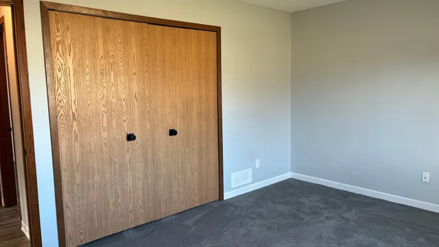 $190,000 | 1640 Helena Road North, Oakdale, MN 55128