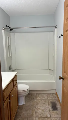 $190,000 | 1640 Helena Road North, Oakdale, MN 55128