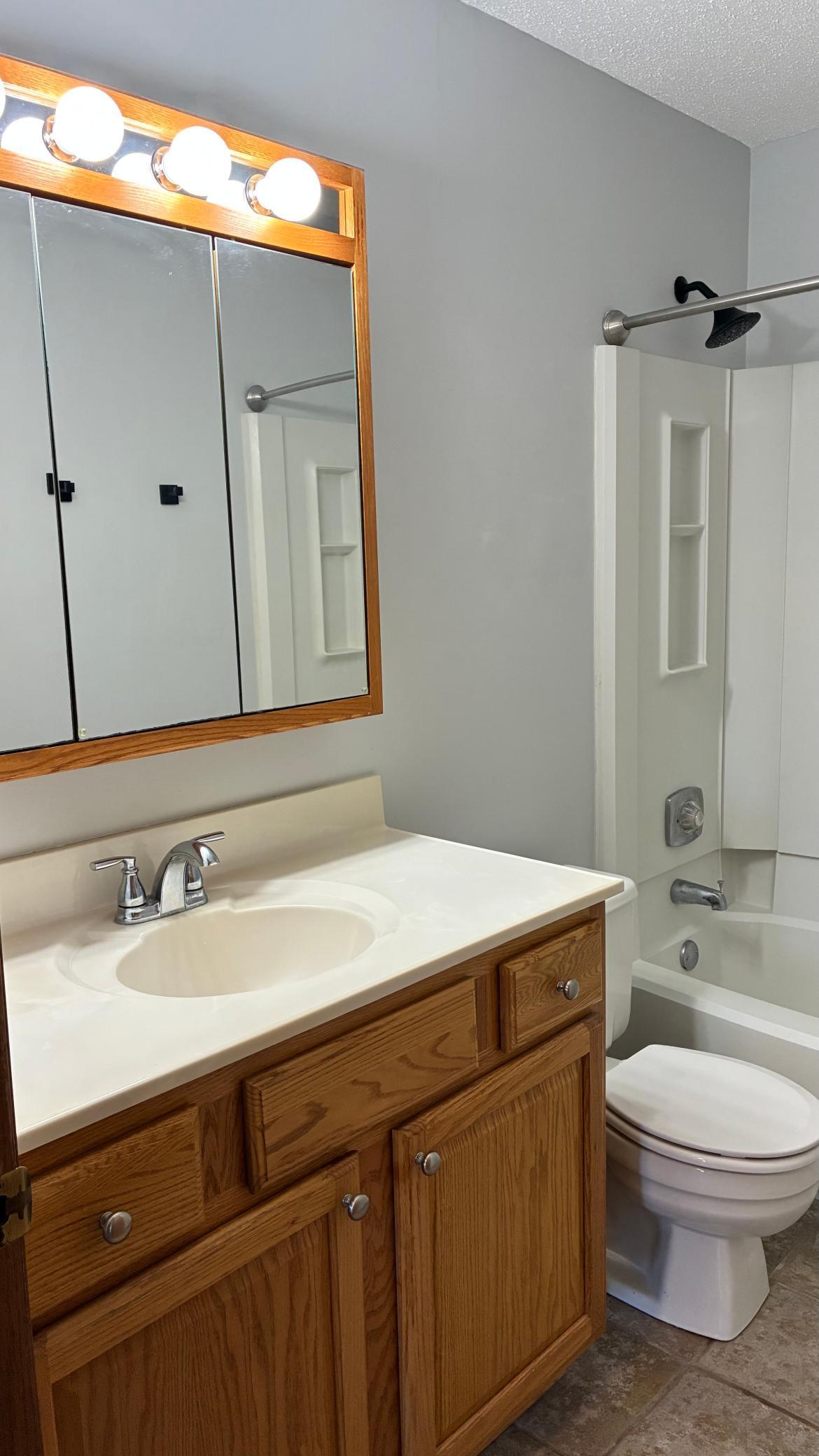 1640 Helena Road North Oakdale, MN 55128 - Photo 15 of 21