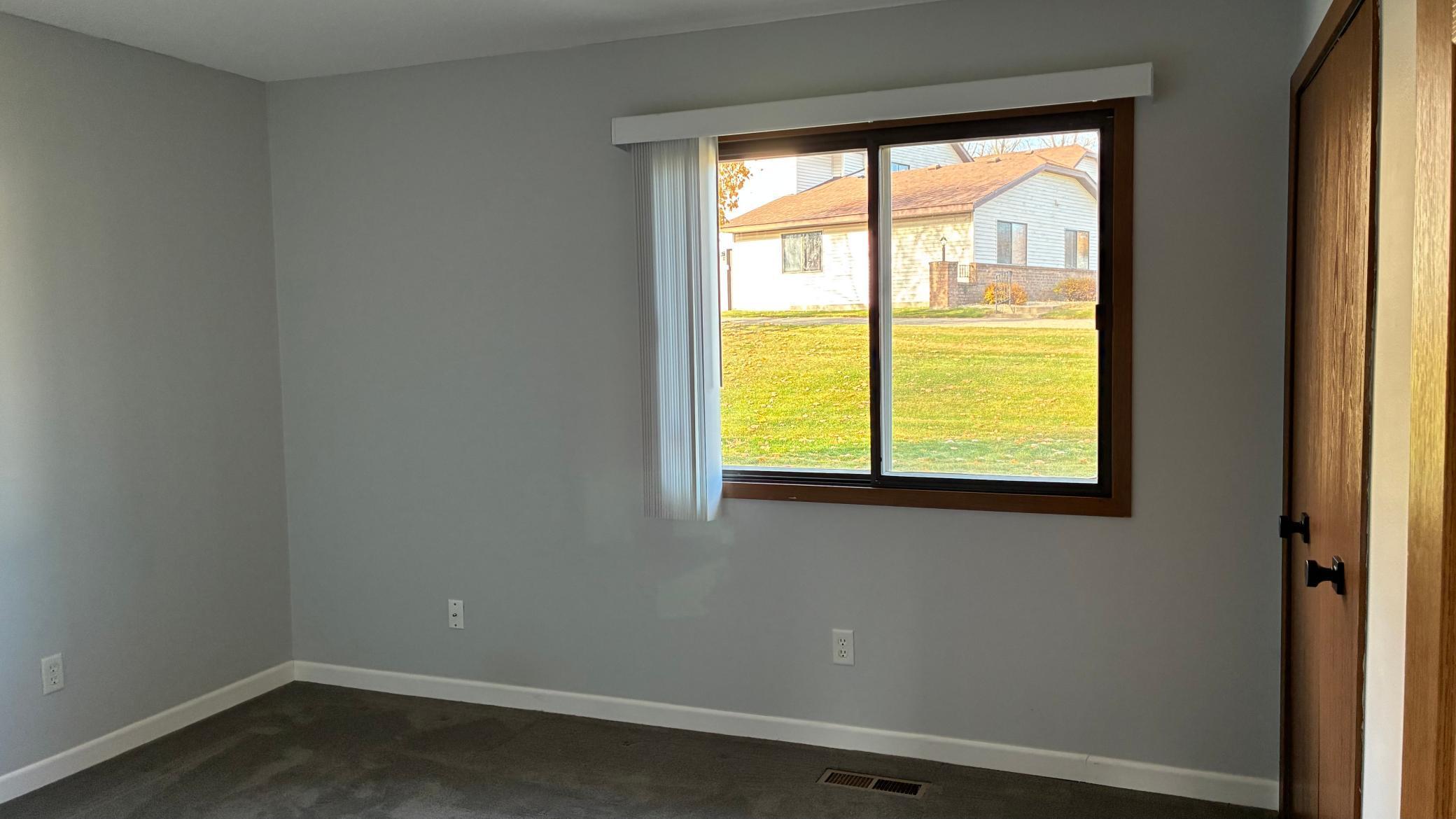 1640 Helena Road North Oakdale, MN 55128 - Photo 17 of 21