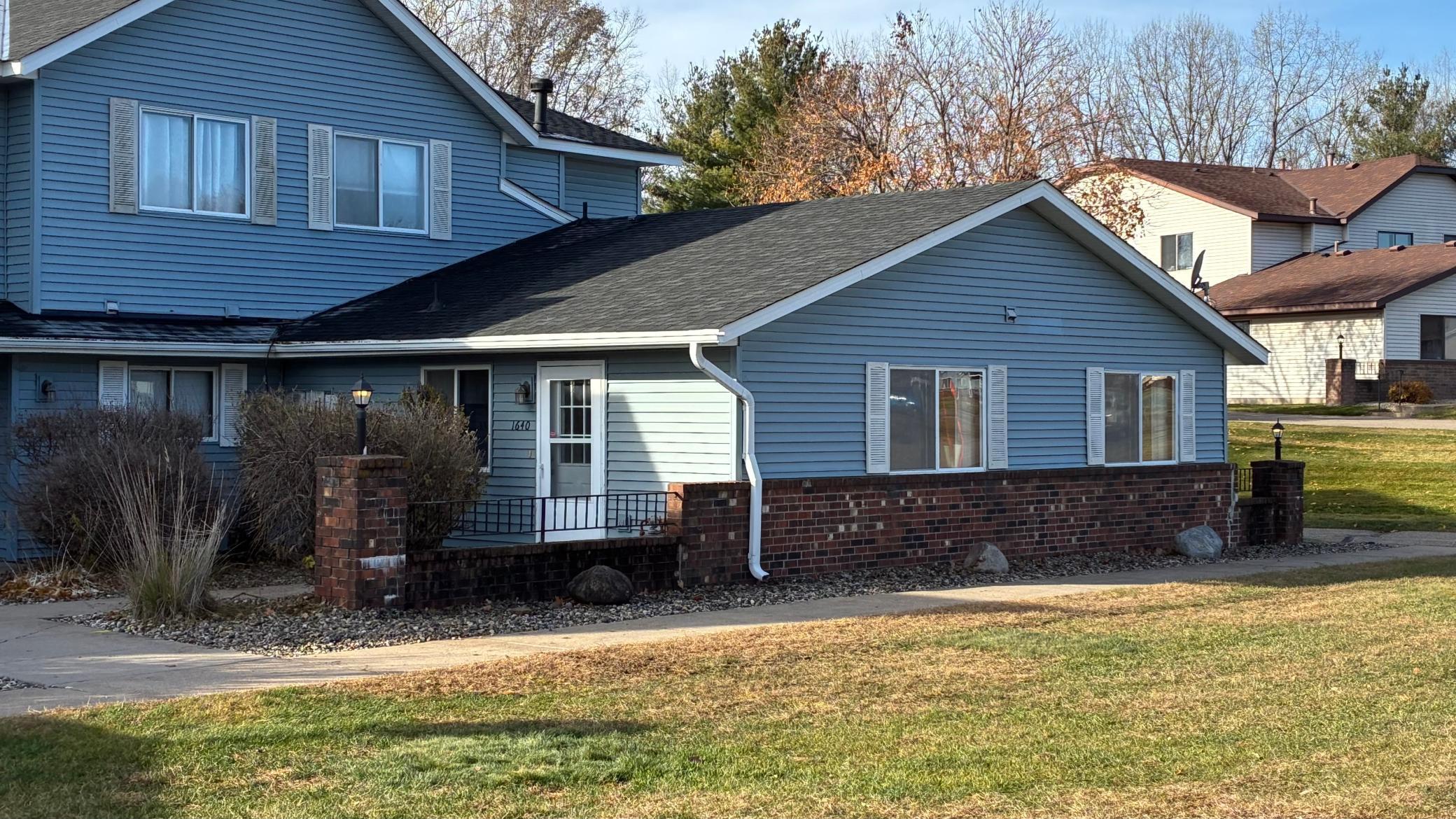 1640 Helena Road North Oakdale, MN 55128 - Photo 20 of 21