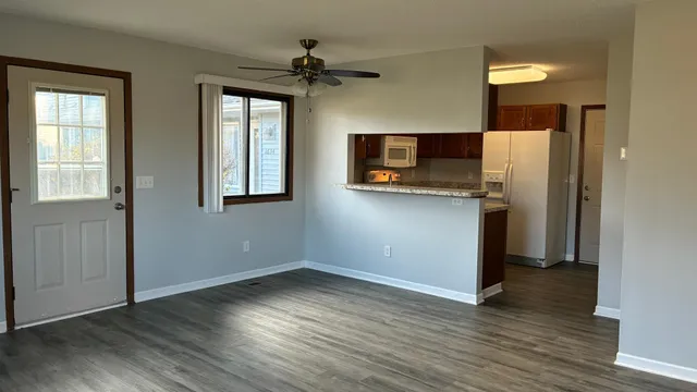 $190,000 | 1640 Helena Road North, Oakdale, MN 55128