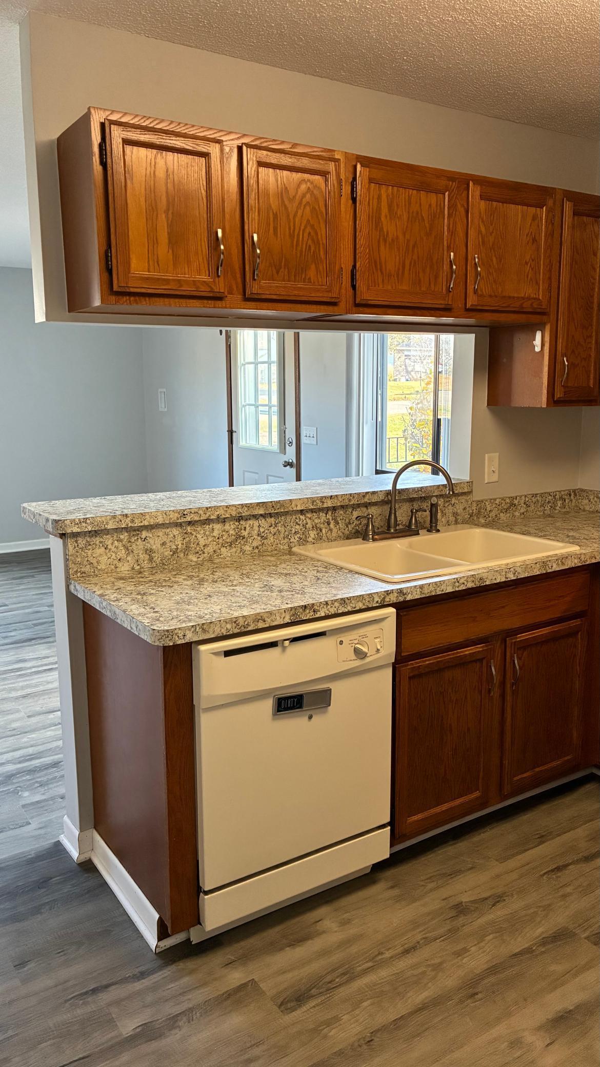 1640 Helena Road North Oakdale, MN 55128 - Photo 7 of 21