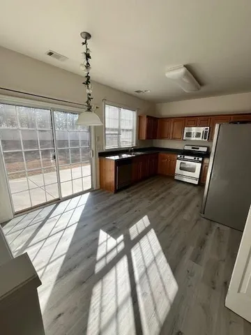 $2,575 | 915 Wendlebury Court, Alpharetta, GA 30004