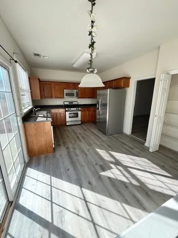 $2,575 | 915 Wendlebury Court, Alpharetta, GA 30004