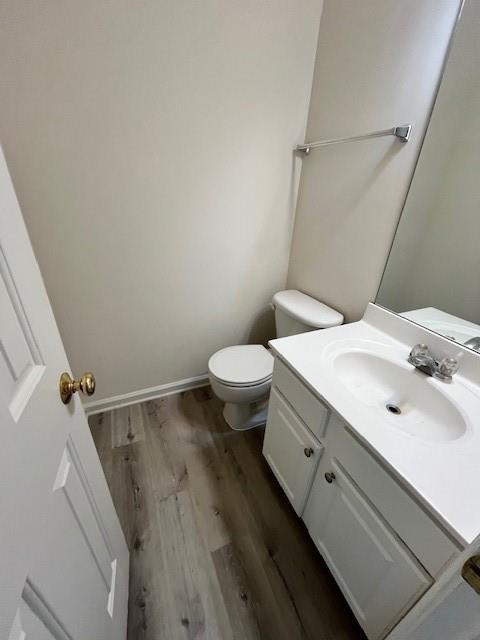 915 Wendlebury Court Alpharetta, GA 30004 - Photo 25 of 27 a bathroom with a sink and a toilet