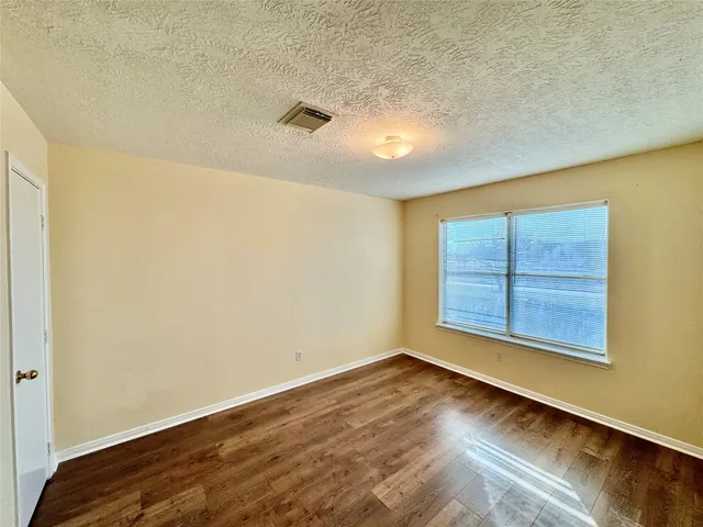 $2,050 | 2503 Marlin Drive, Texas City, TX 77591