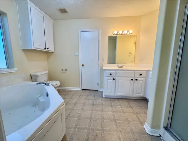 $2,050 | 2503 Marlin Drive, Texas City, TX 77591