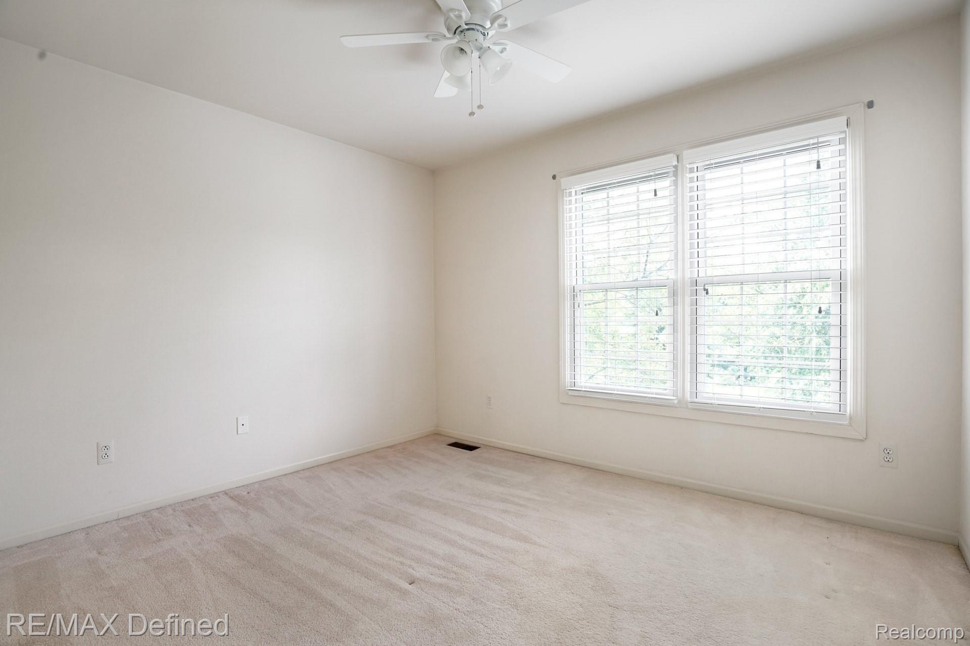 1748 Grandview Drive Rochester, MI 48306 - Photo 23 of 32 1748-Grandview-Dr-21.jpg