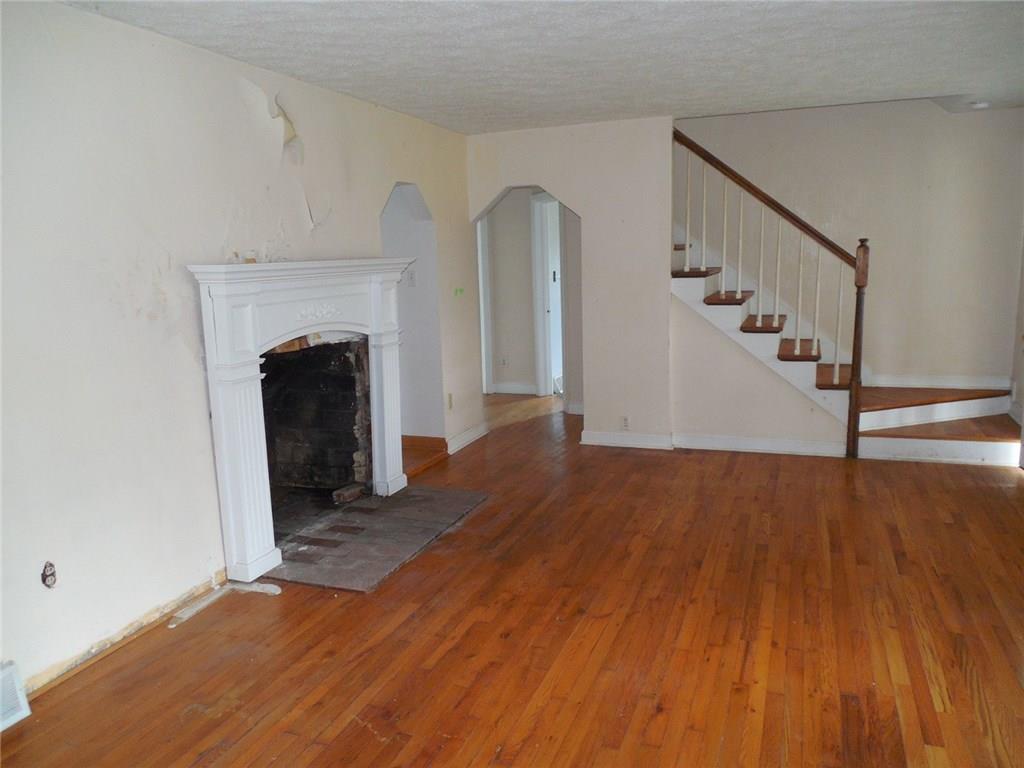999 Thorn Run Road Coraopolis, PA 15108 - Photo 3 of 16 Gallery Image 3