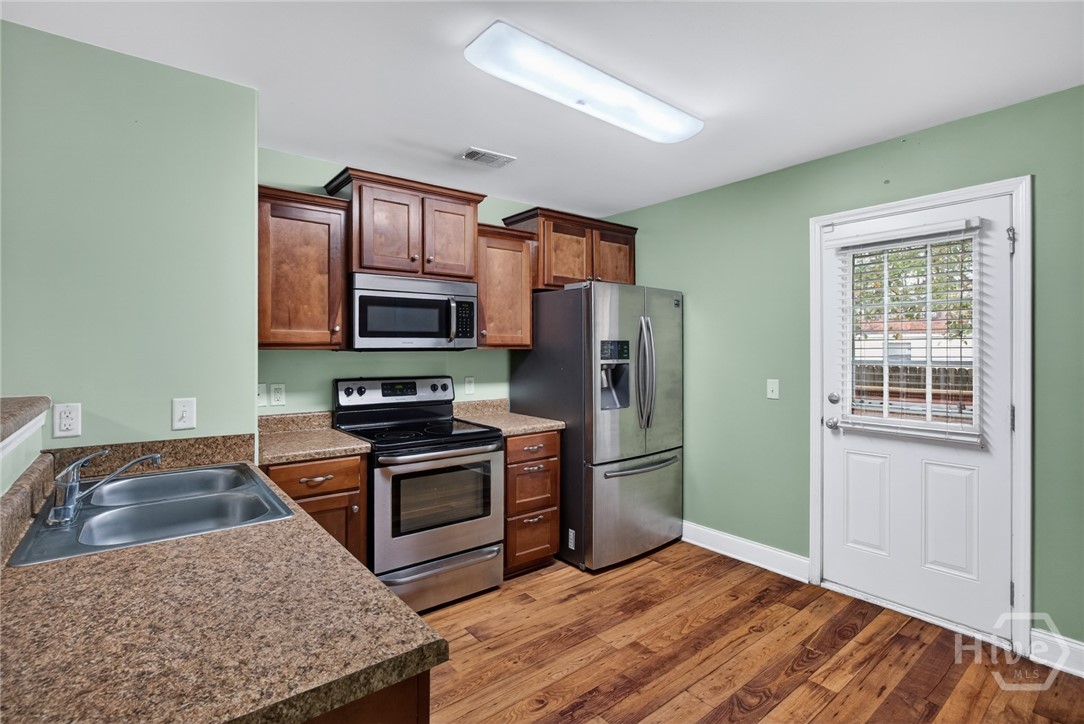 132 Crossing Circle Rincon, GA 31326 - Photo 11 of 31