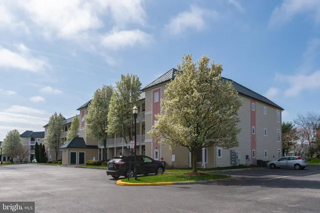 $339,000 | 34383 Summerlyn Drive, Unit 107, Lewes, DE 19958