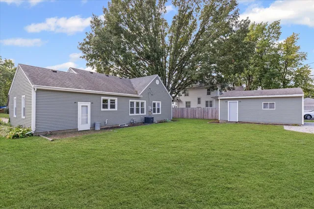 $164,999 | 601 West Main Street, Clinton, IL 61727