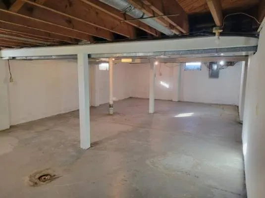 a view of a room with an empty space