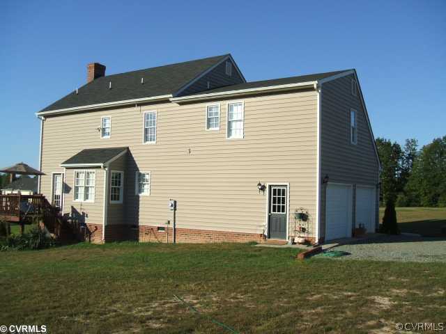 7500 Shooters Run Road New Kent, VA 23124 - Photo 2 of 12 Exterior Back