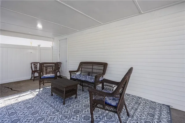 $470,500 | 17 Mowry Avenue, Cumberland, RI 02864