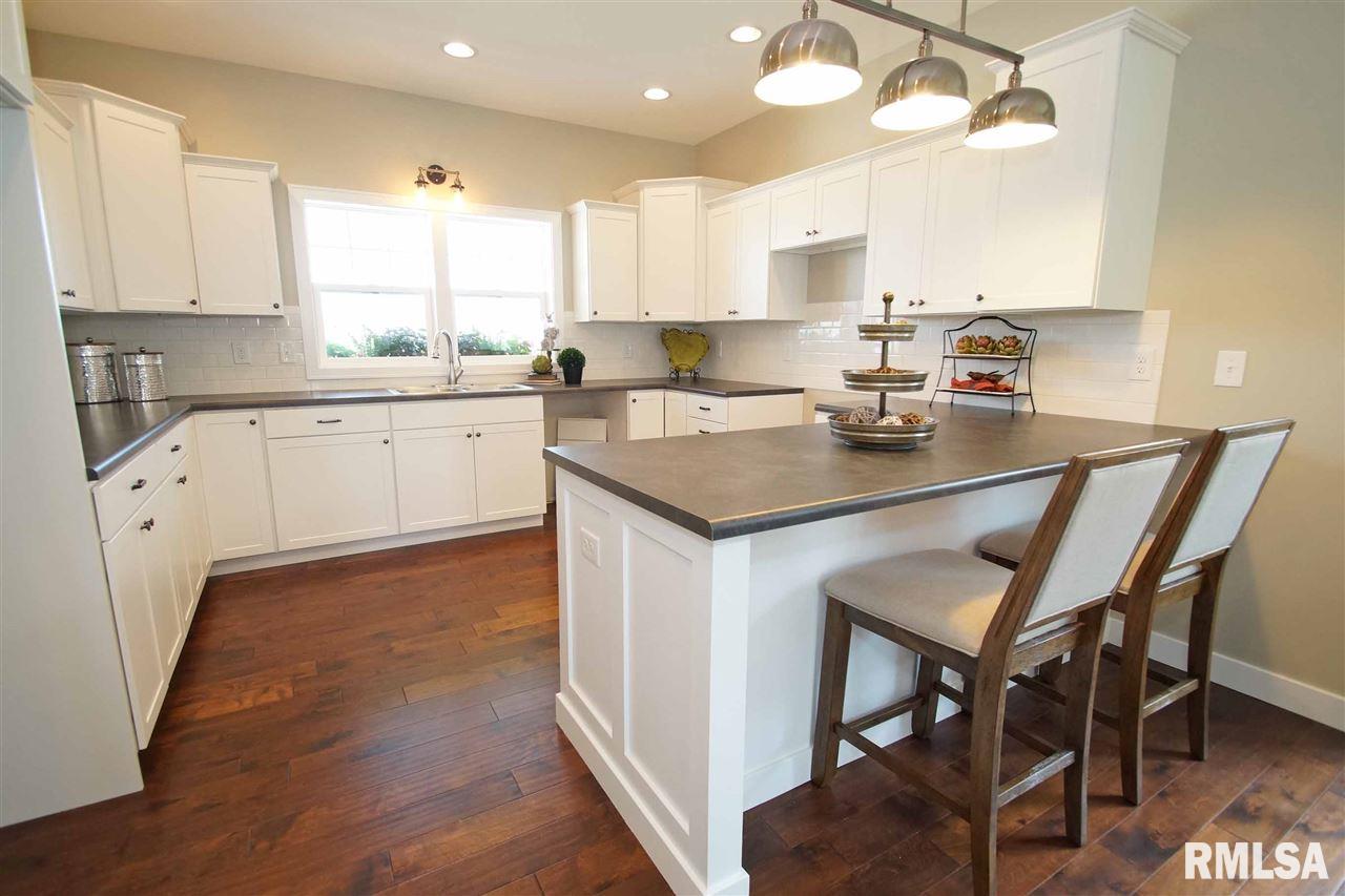 1324 North Nofsinger Road Washington, IL 61571 - Photo 14 of 31 Gallery Image 14