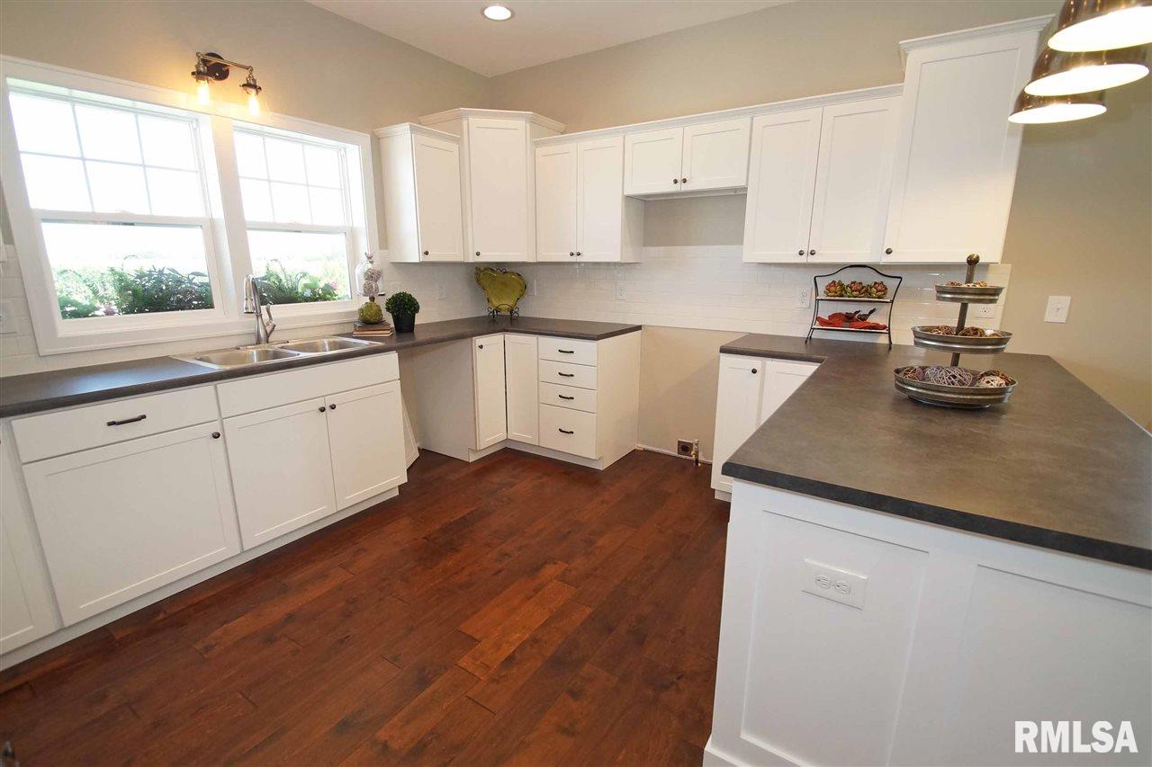 1324 North Nofsinger Road Washington, IL 61571 - Photo 15 of 31 Gallery Image 15