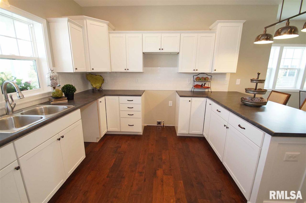 1324 North Nofsinger Road Washington, IL 61571 - Photo 16 of 31 Gallery Image 16