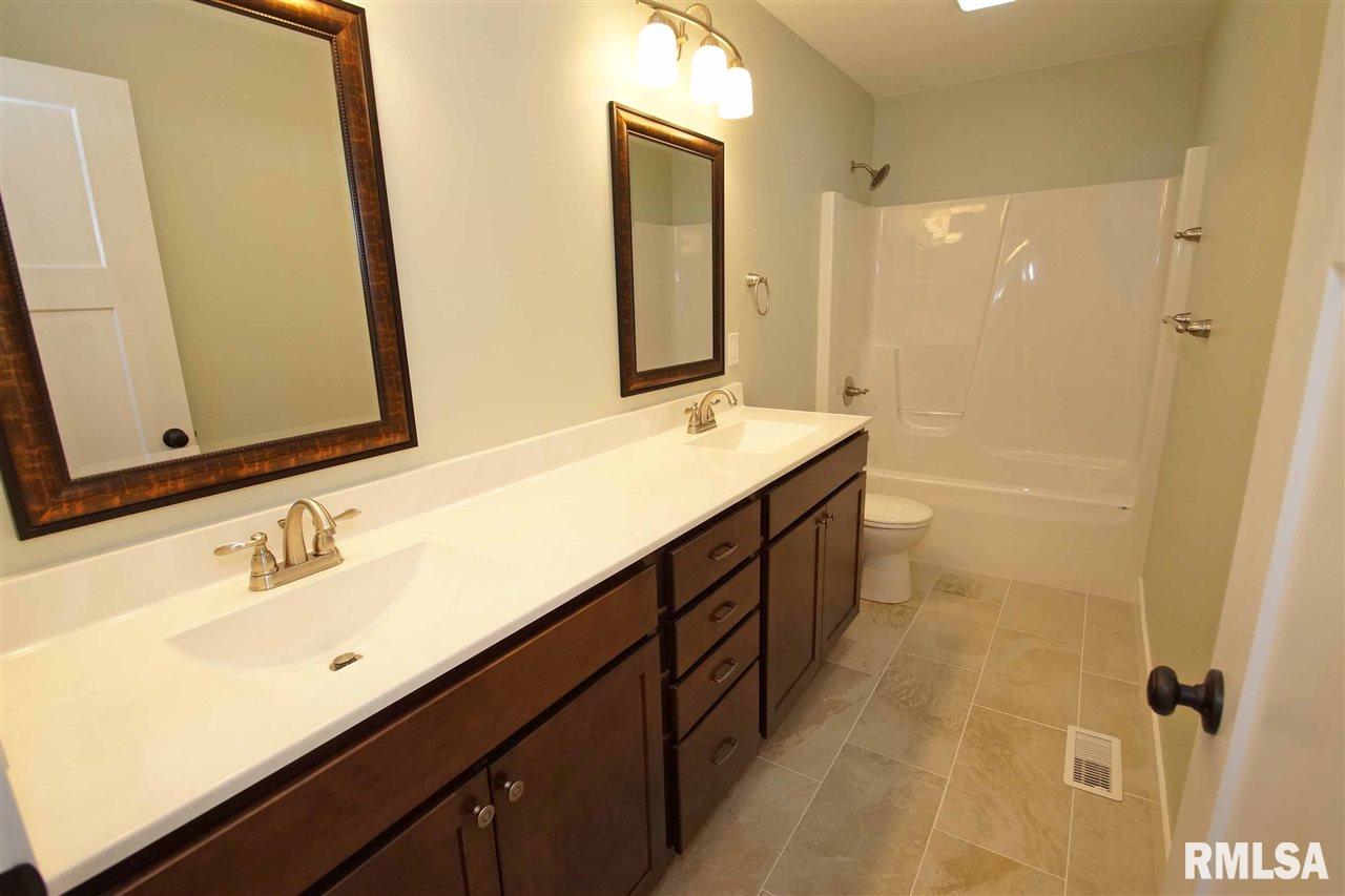 1324 North Nofsinger Road Washington, IL 61571 - Photo 24 of 31 Gallery Image 24