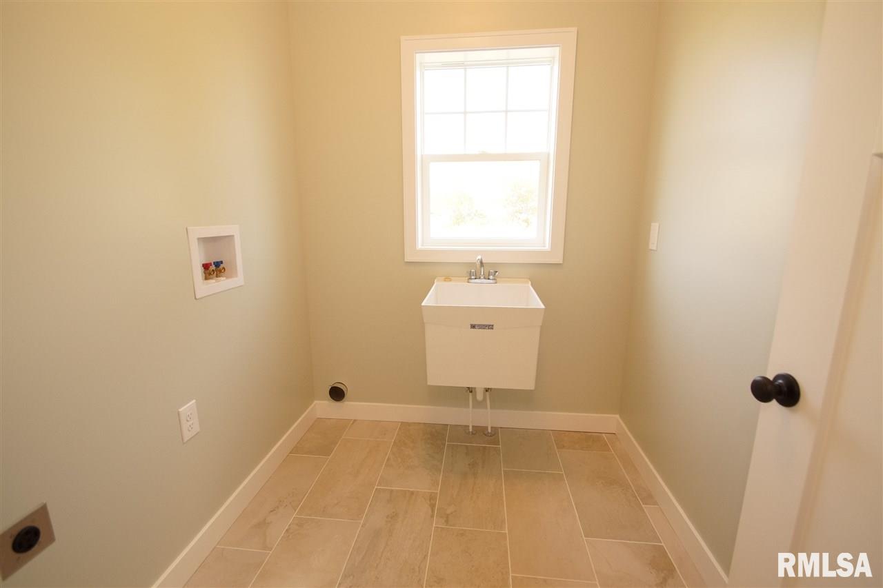 1324 North Nofsinger Road Washington, IL 61571 - Photo 31 of 31 Gallery Image 31