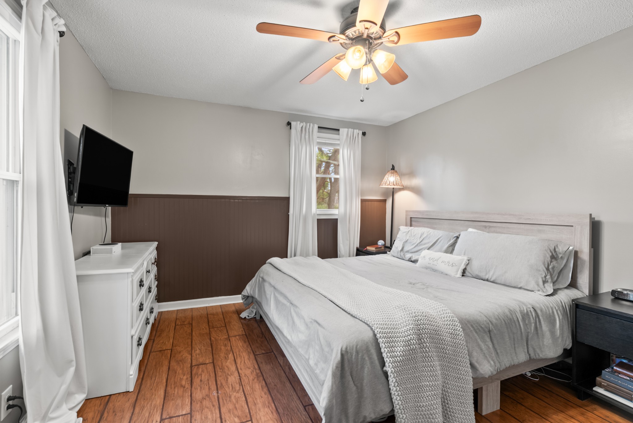 4005 Fawn Drive Springfield, TN 37172 - Photo 15 of 40 a bedroom with a bed and a flat screen tv