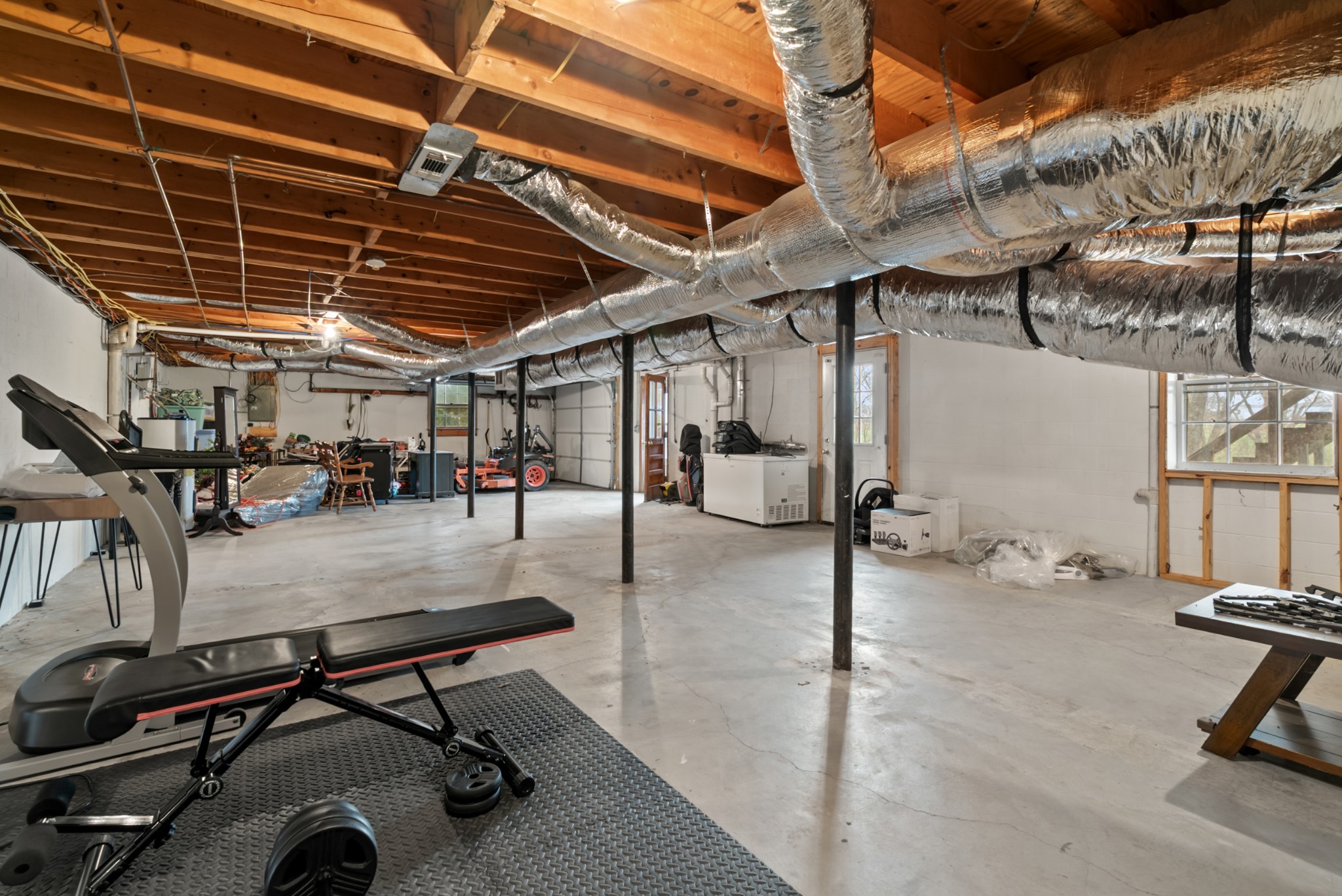 4005 Fawn Drive Springfield, TN 37172 - Photo 34 of 40 a view of a room with gym equipment