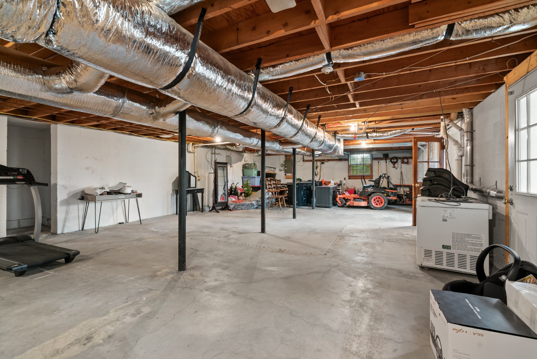 4005 Fawn Drive Springfield, TN 37172 - Photo 36 of 40 a view of a garage with cars