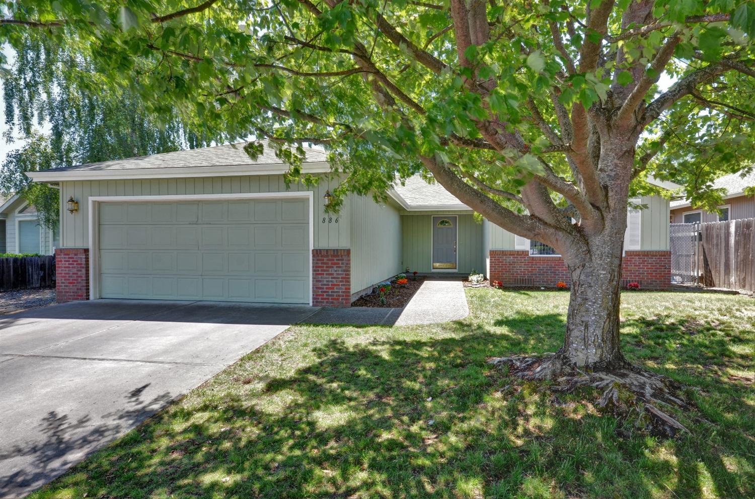 886 Isaac Way Central Point, OR 97502 - Photo 2 of 24 Additional Photo