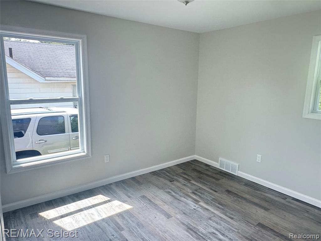 3302 Miller Road Flint, MI 48503 - Photo 11 of 15