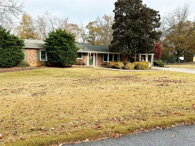 $419,900 | 1005 Pinecroft Drive, Anderson, SC 29621