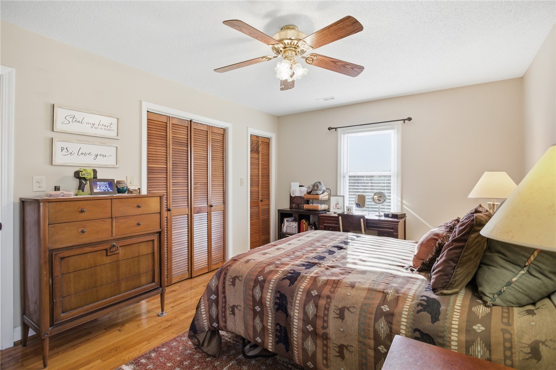1005 Pinecroft Drive Anderson, SC 29621 - Photo 35 of 50 This spacious bedroom offers ample natural light and a comfortable, inviting atmosphere for relaxation.