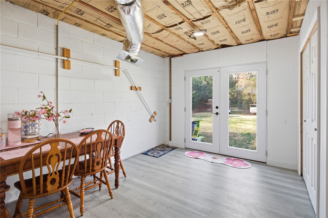 1005 Pinecroft Drive Anderson, SC 29621 - Photo 44 of 50 This versatile room features durable flooring and direct backyard access.