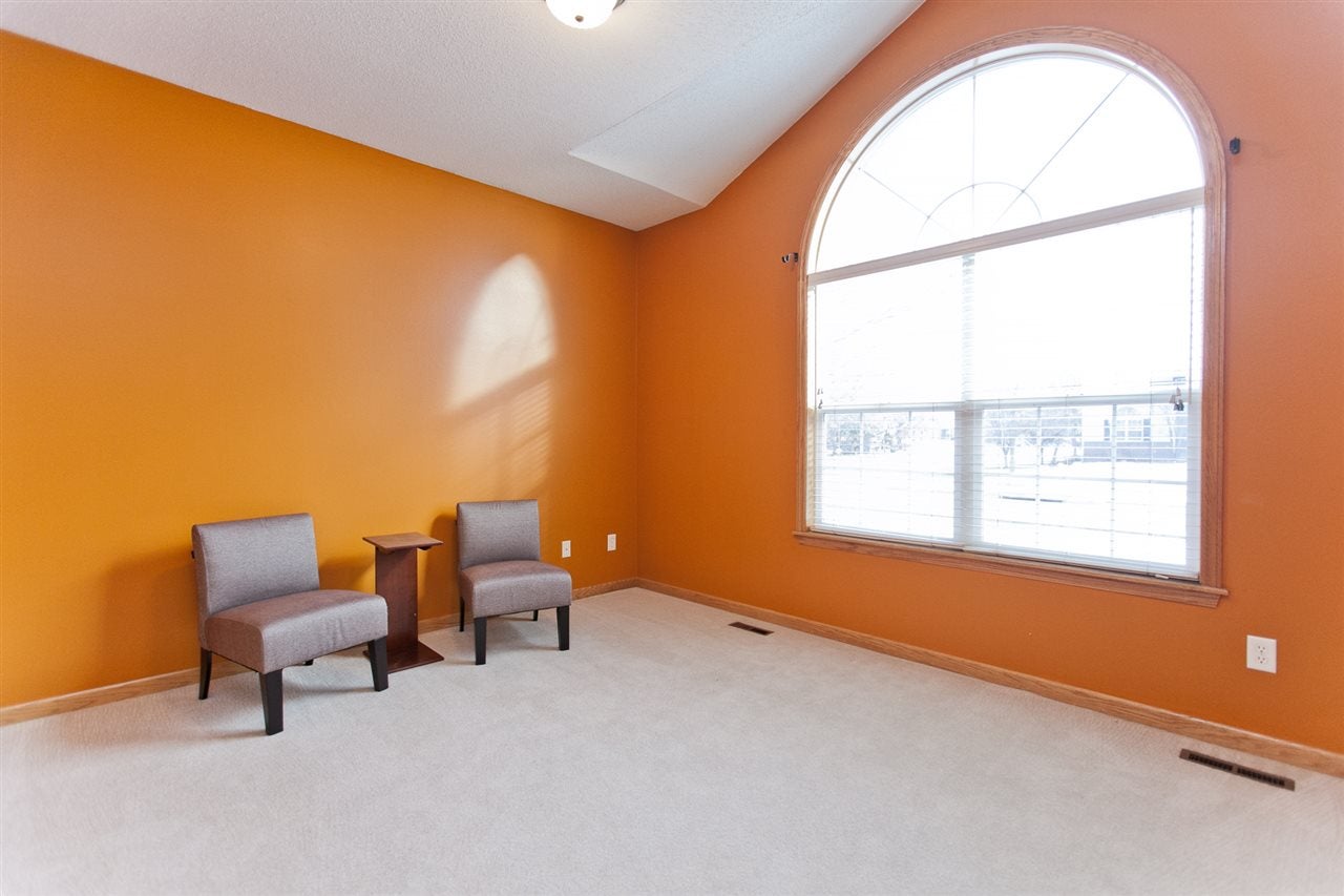 2030 Newcastle Road Marion, IA 52302 - Photo 15 of 25 Gallery Image 15