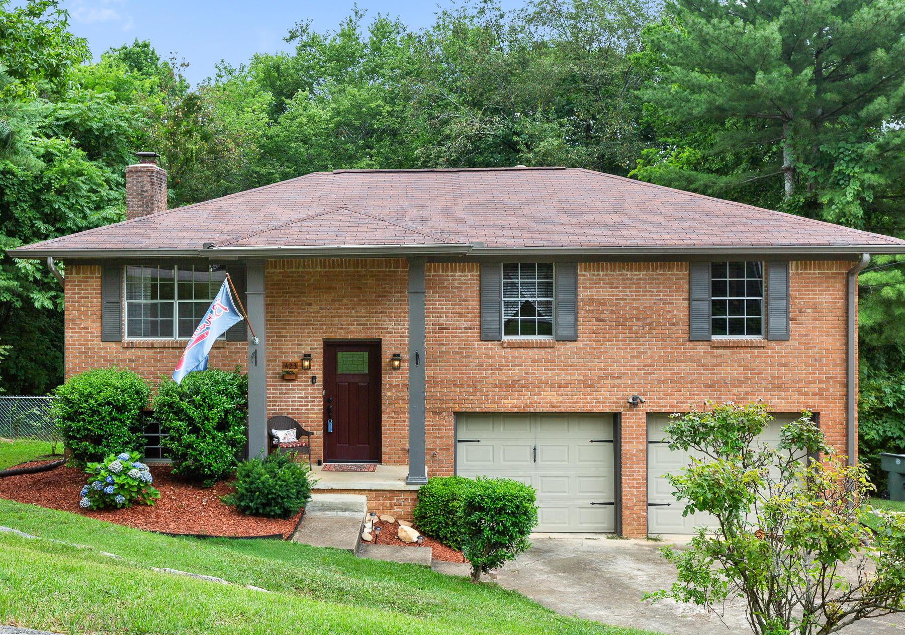 423 Stone Ridge Drive Hixson, TN 37343 - Photo 1 of 32 423 Stoneridge Dr