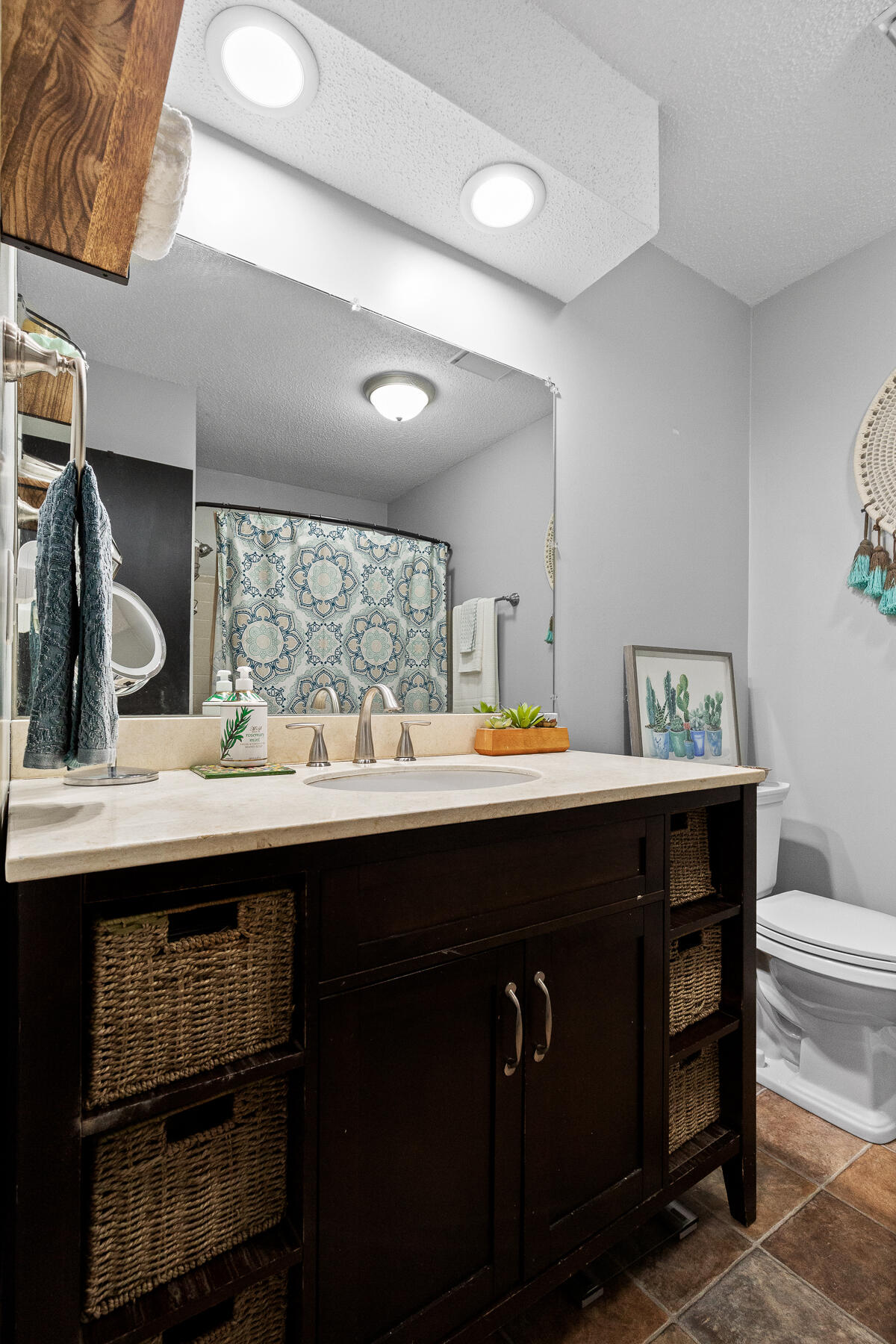 423 Stone Ridge Drive Hixson, TN 37343 - Photo 16 of 32 Bathroom