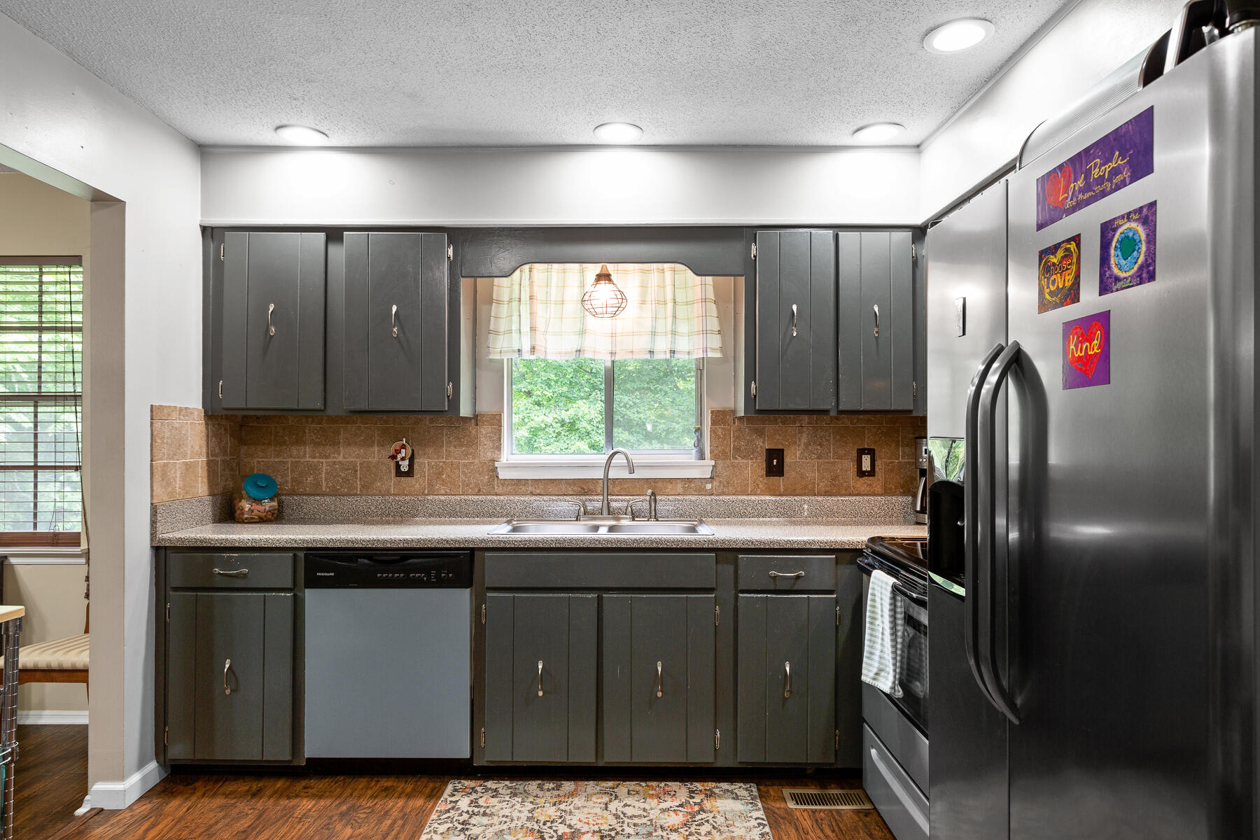 423 Stone Ridge Drive Hixson, TN 37343 - Photo 9 of 32 Kitchen