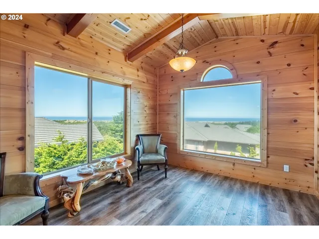 $1,299,999 | 21 Twin Tree Court, Florence, OR 97439