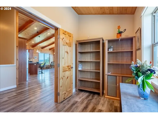 $1,299,999 | 21 Twin Tree Court, Florence, OR 97439