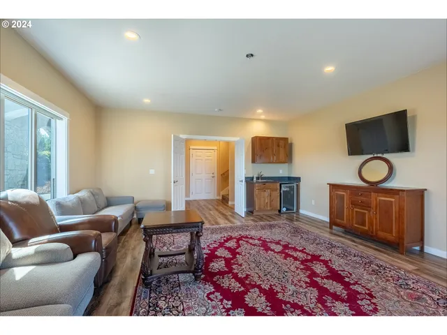 $1,299,999 | 21 Twin Tree Court, Florence, OR 97439