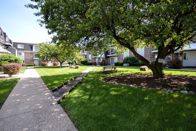 10320 South Ridgeland Avenue, Unit 207 Chicago Ridge, IL 60415 - Photo 18 of 19