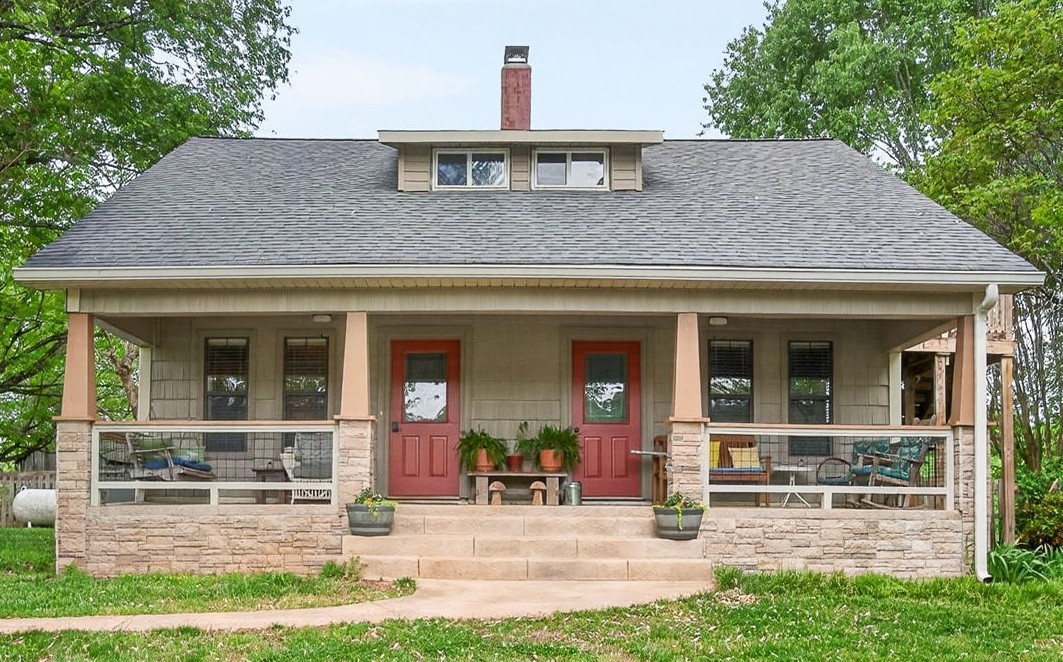 7400 Franks Ferry Road Walling, TN 38587 - Photo 50 of 55 front view of a house with a yard