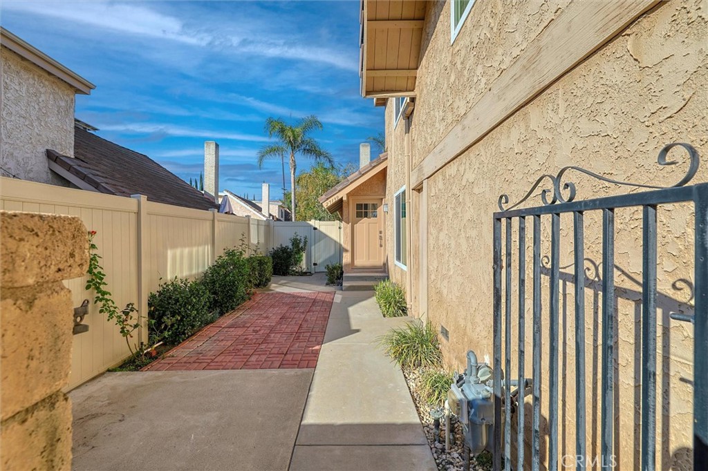 27139 Rio Prado Drive Valencia, CA 91354 - Photo 2 of 34