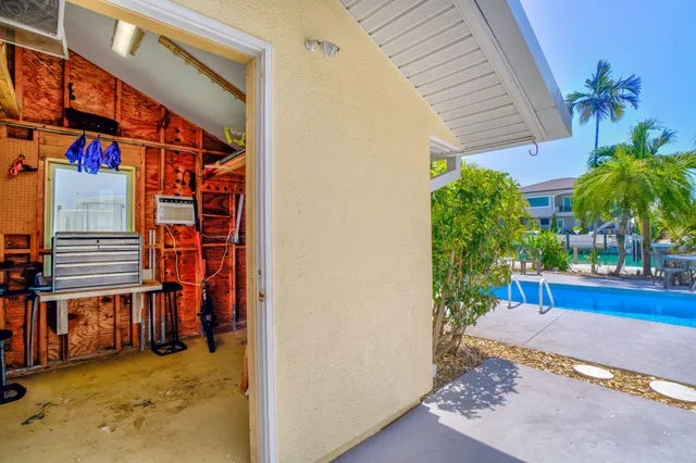 $1,675,000 | 501 11th Street, Key Colony Beach, FL 33051