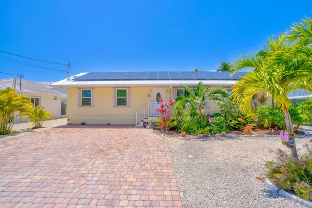 $1,675,000 | 501 11th Street, Key Colony Beach, FL 33051