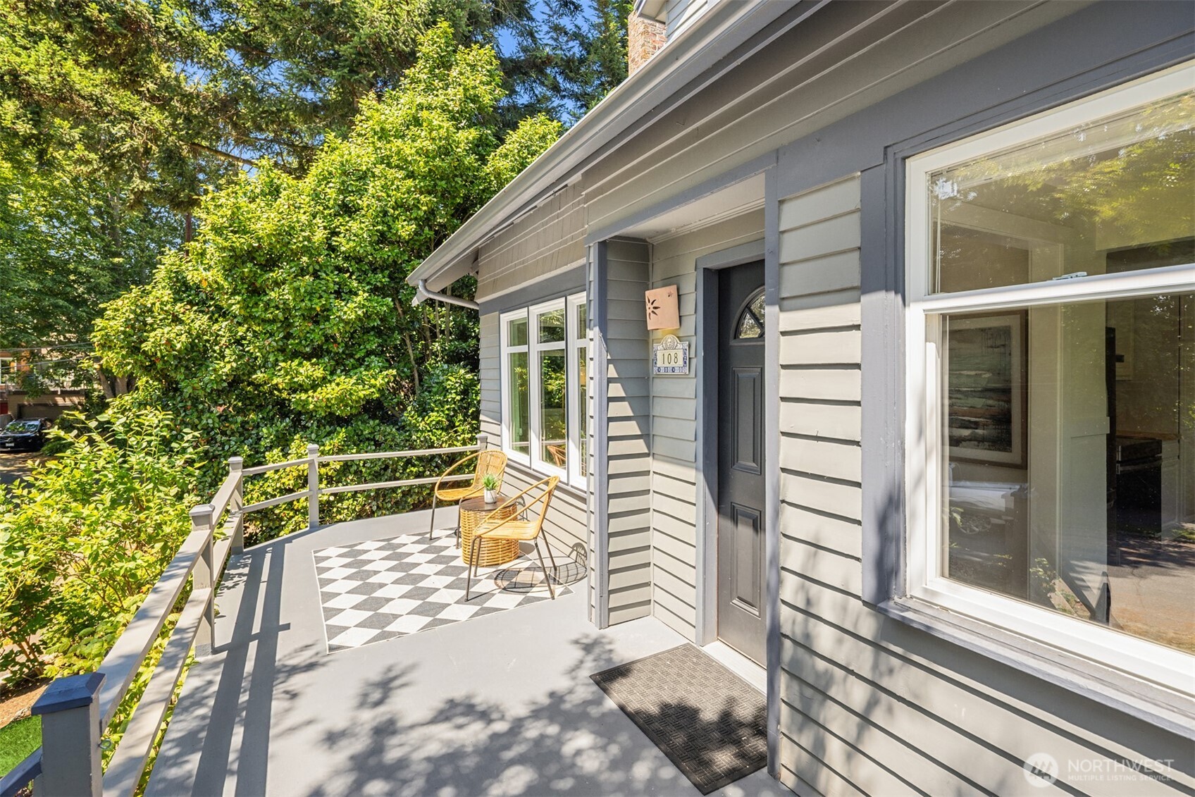 108 North 57th Street Seattle, WA 98103 - Photo 3 of 33