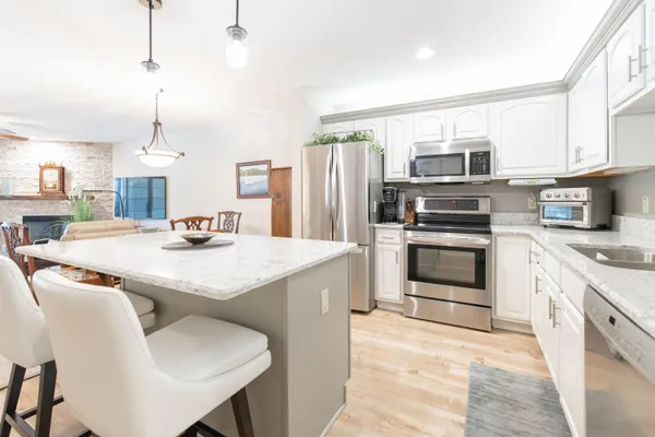 $359,000 | N16-w26553 Conservancy Drive, Unit C, Pewaukee, WI 53072
